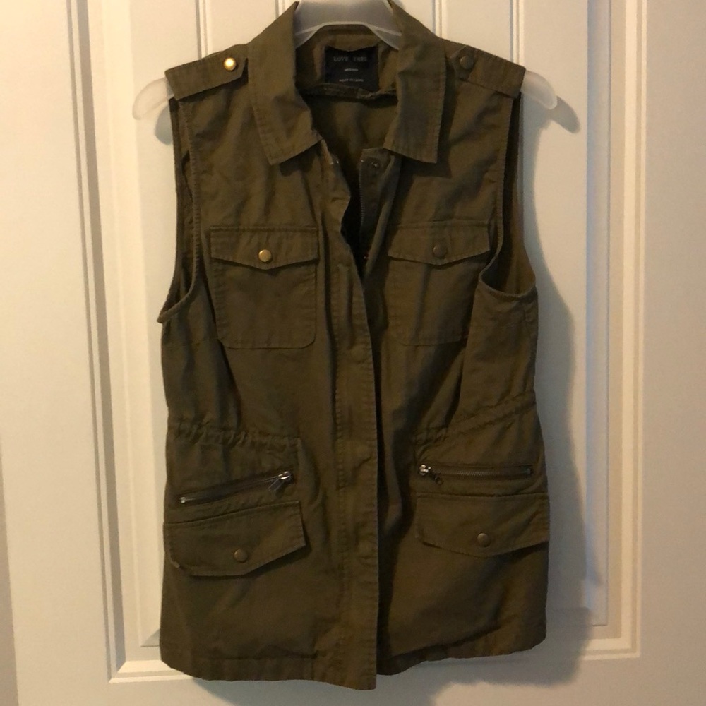 Gorgeous love tree zip up vest